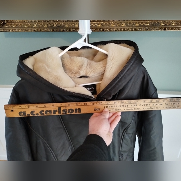 Vintage Wilsons Leather jacket with faux fur lining and hood - Picture 15 of 15